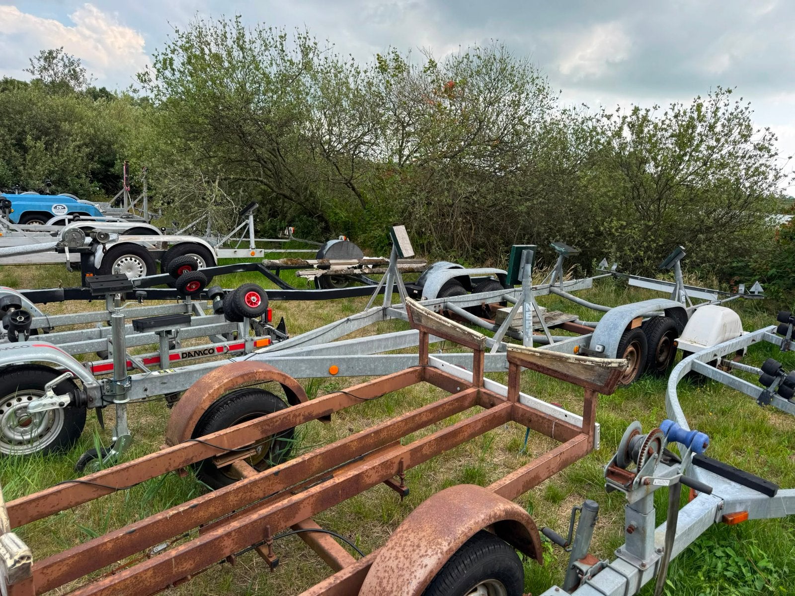 Gebruikte boottrailer - Dubbelassig, Ophalen, Gebruikt, 1500 tot 3000 kg, 6 tot 9 meter