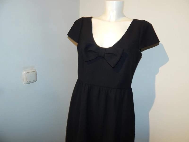 Red Valentino nette zwarte jurk strik voorkant IT 46, Kleding | Dames, Maat 38/40 (M), Verzenden, Red Valentino, Zwart
