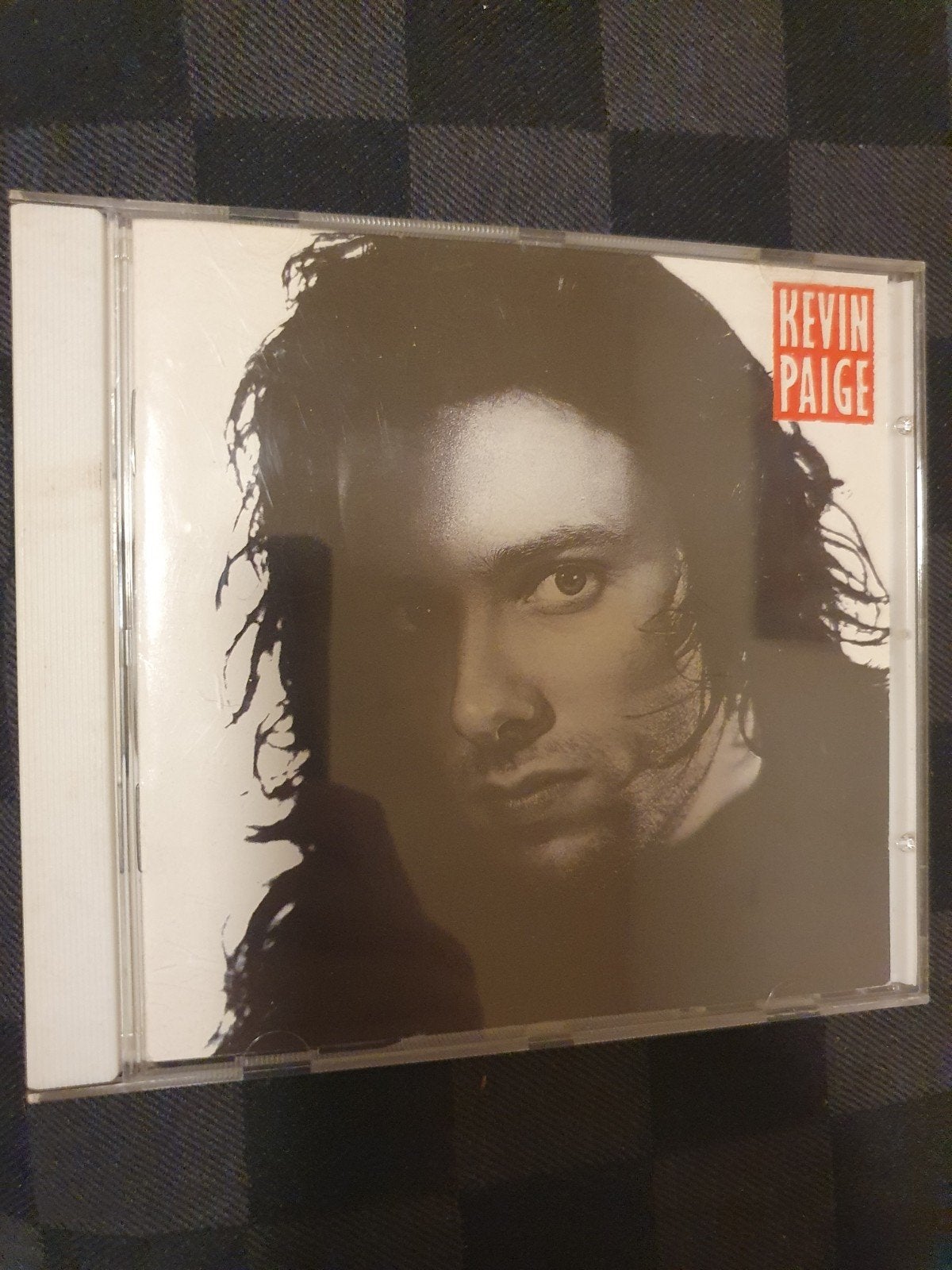 Kevin paige, Verzenden
