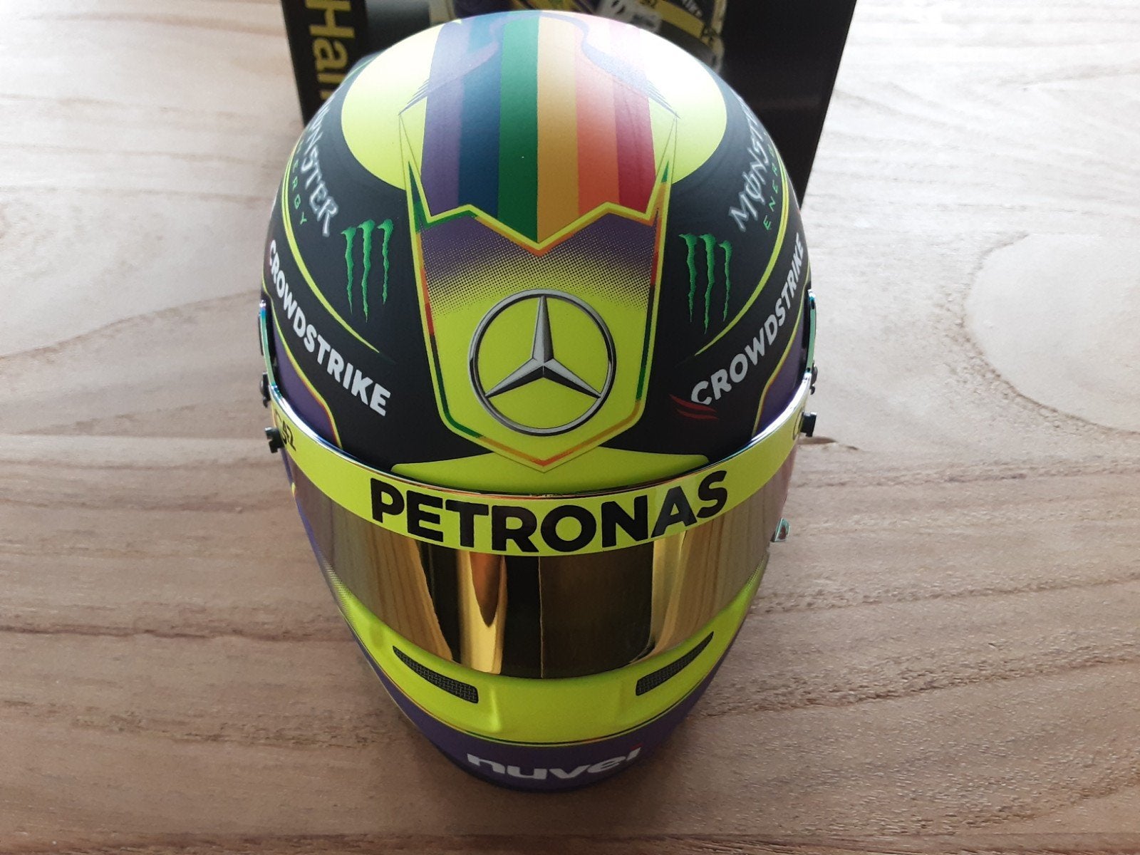 Lewis Hamilton 2023 Helm Replica 1:2 Schaal, Ophalen of Verzenden, Nieuw, Formule 1