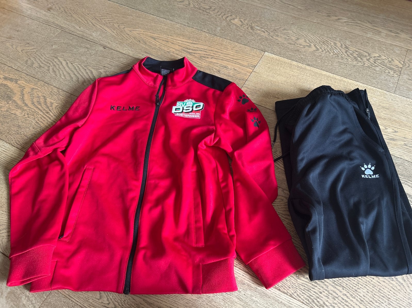 DSO trainingsset vest en broek - Maat 12 jaar, Sport en Fitness, Voetbal, Ophalen of Verzenden, Gebruikt, Broek