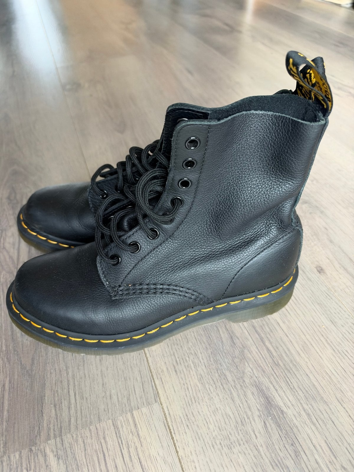 Dr. Martens maat 38 , 1460 Pascal, Ophalen of Verzenden, Zo goed als nieuw, Zwart, Lage of Enkellaarzen