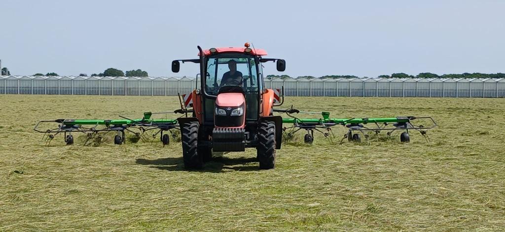 getrokken schudder 11meter breed, Ophalen, Glastuinbouw, Weidebouw