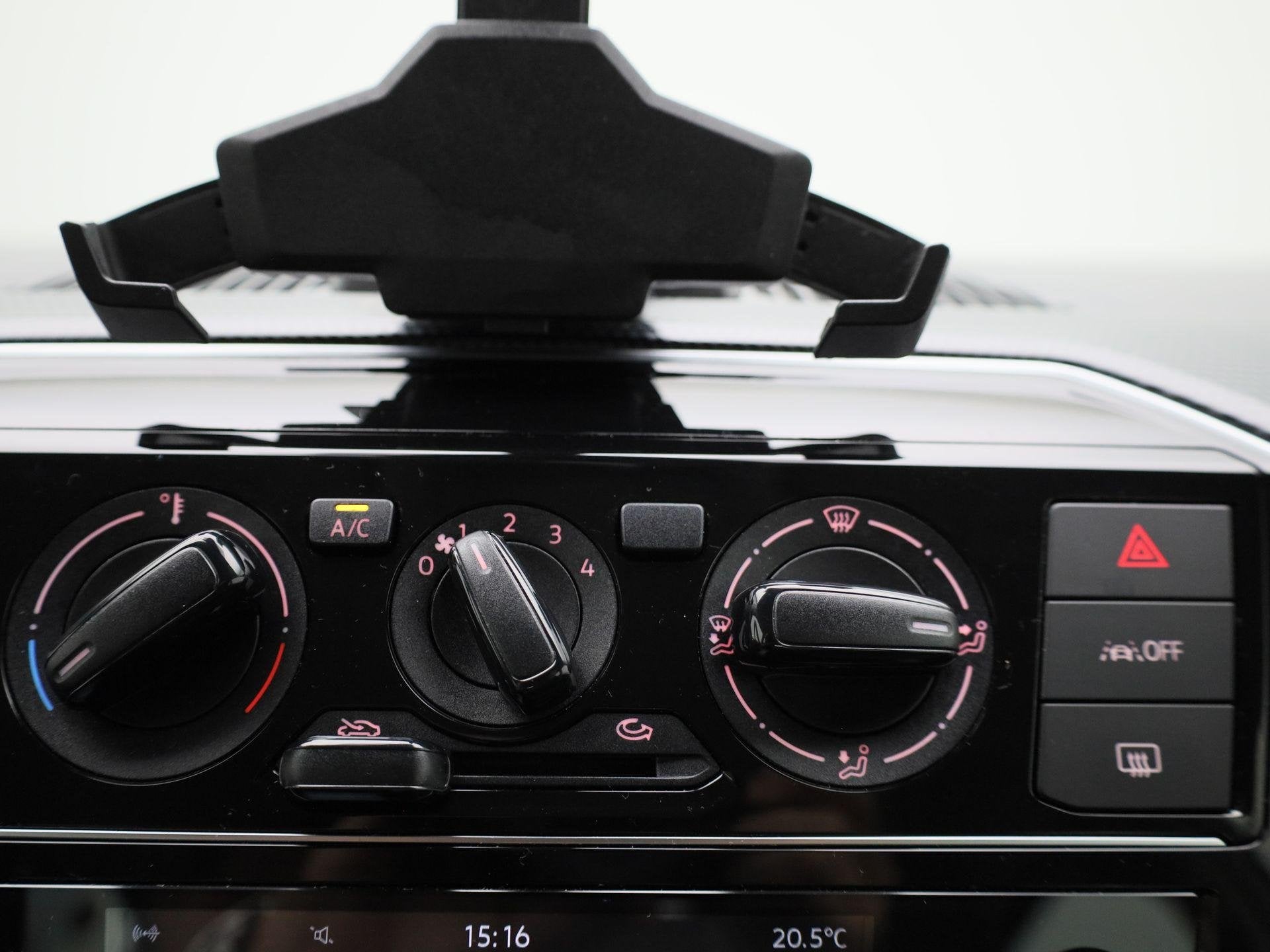 Foto 18 van Volkswagen Up! 1.0 | Airconditioning | Bluetooth | Elektrisc