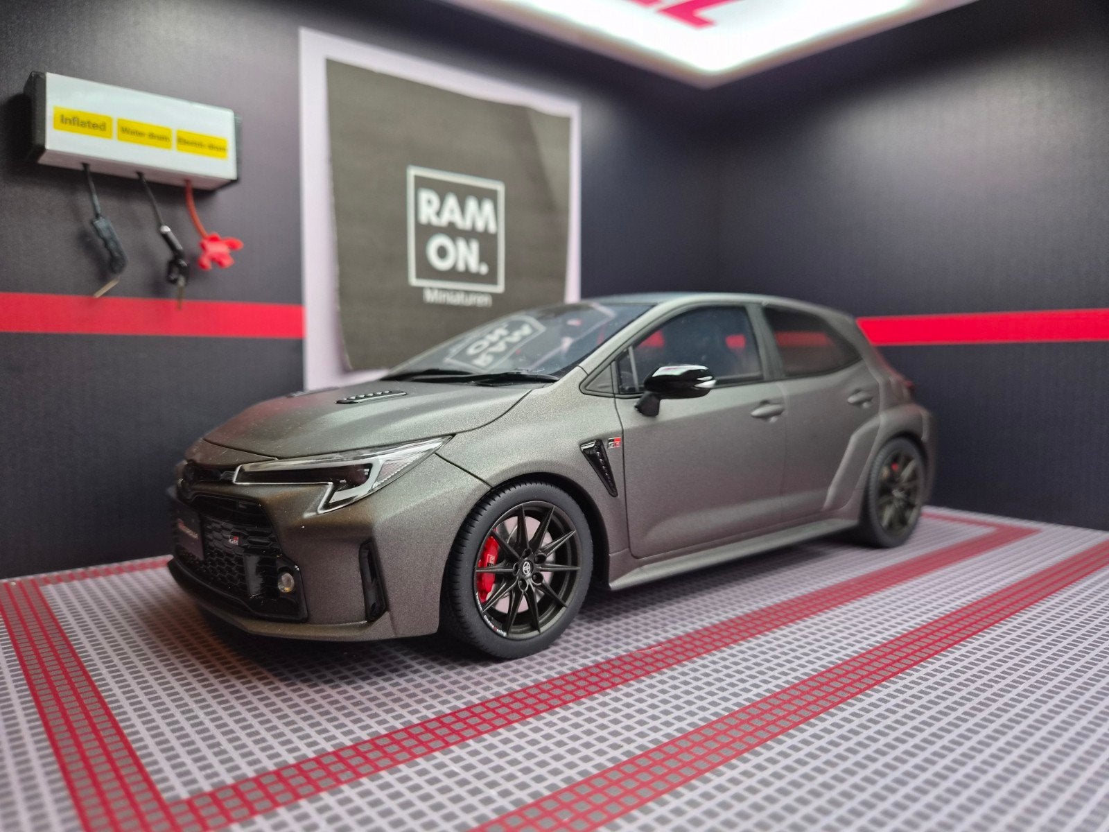 1/18 Toyota Corolla GR Morizo Edition, Hobby en Vrije tijd, Modelauto's | 1:18, Ophalen of Verzenden, Zo goed als nieuw, Auto