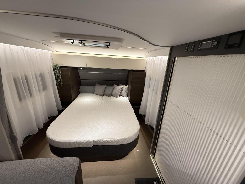 Nieuw caravan queenbed matras Seminautic twv €1690 150x195cm, Ophalen, Nieuw