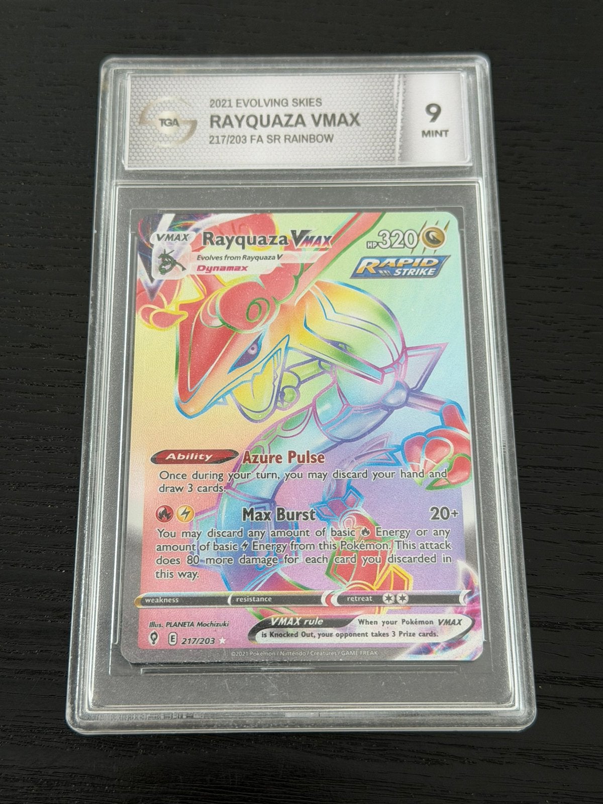 Rayquaza VMAX 217/203 evolving skies TGA 9, Ophalen of Verzenden, Zo goed als nieuw