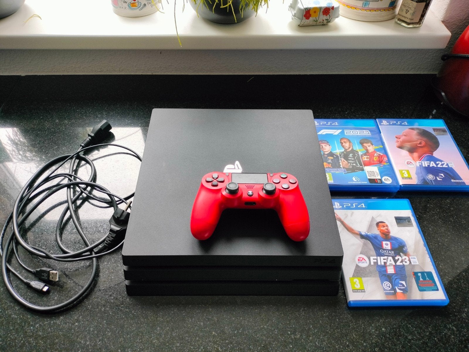 PS4 Pro met controller, 3 games en Thrustmaster racestuur, Spelcomputers en Games, Spelcomputers | Sony PlayStation 5, Gebruikt