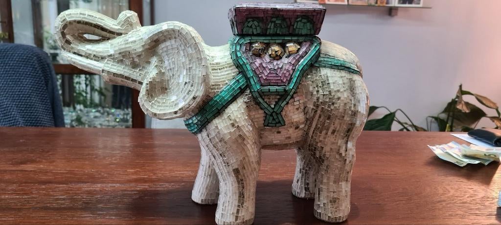 Mooie olifant, Ophalen, Zo goed als nieuw