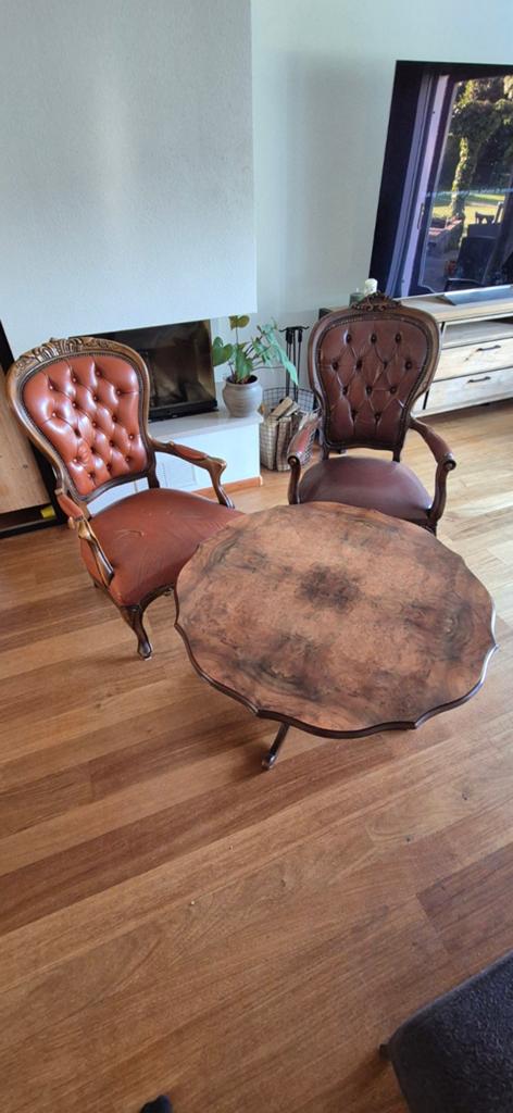 Antieke salontafel en twee antieke stoel, Ophalen