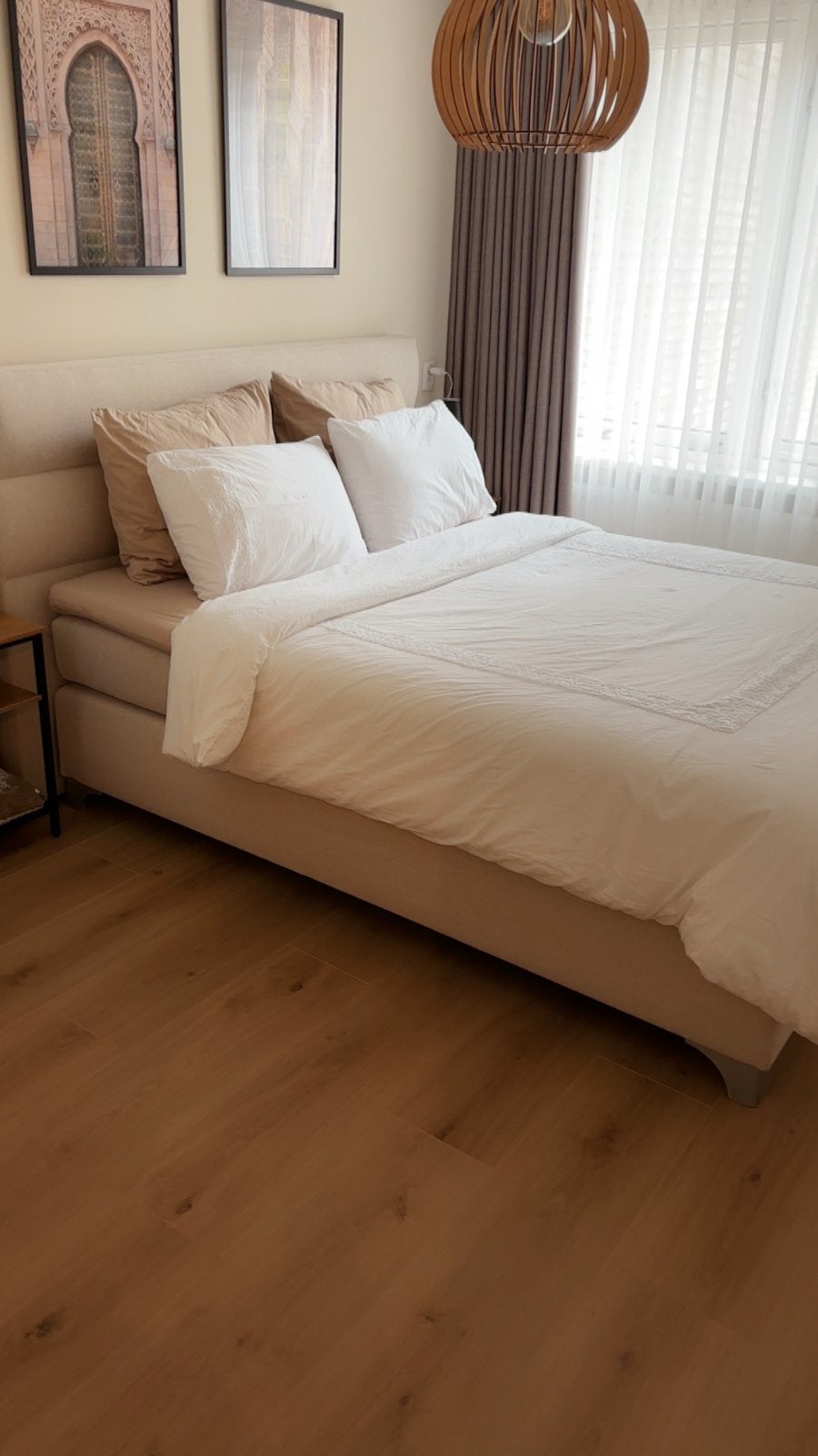 Foto 2 van Beige boxspring 160 cm breed