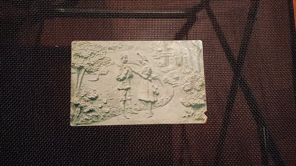 jongen en meisje in landschappelijke omgeving / reliëf, Ophalen of Verzenden, Voor 1920, Gelopen, Kinderen