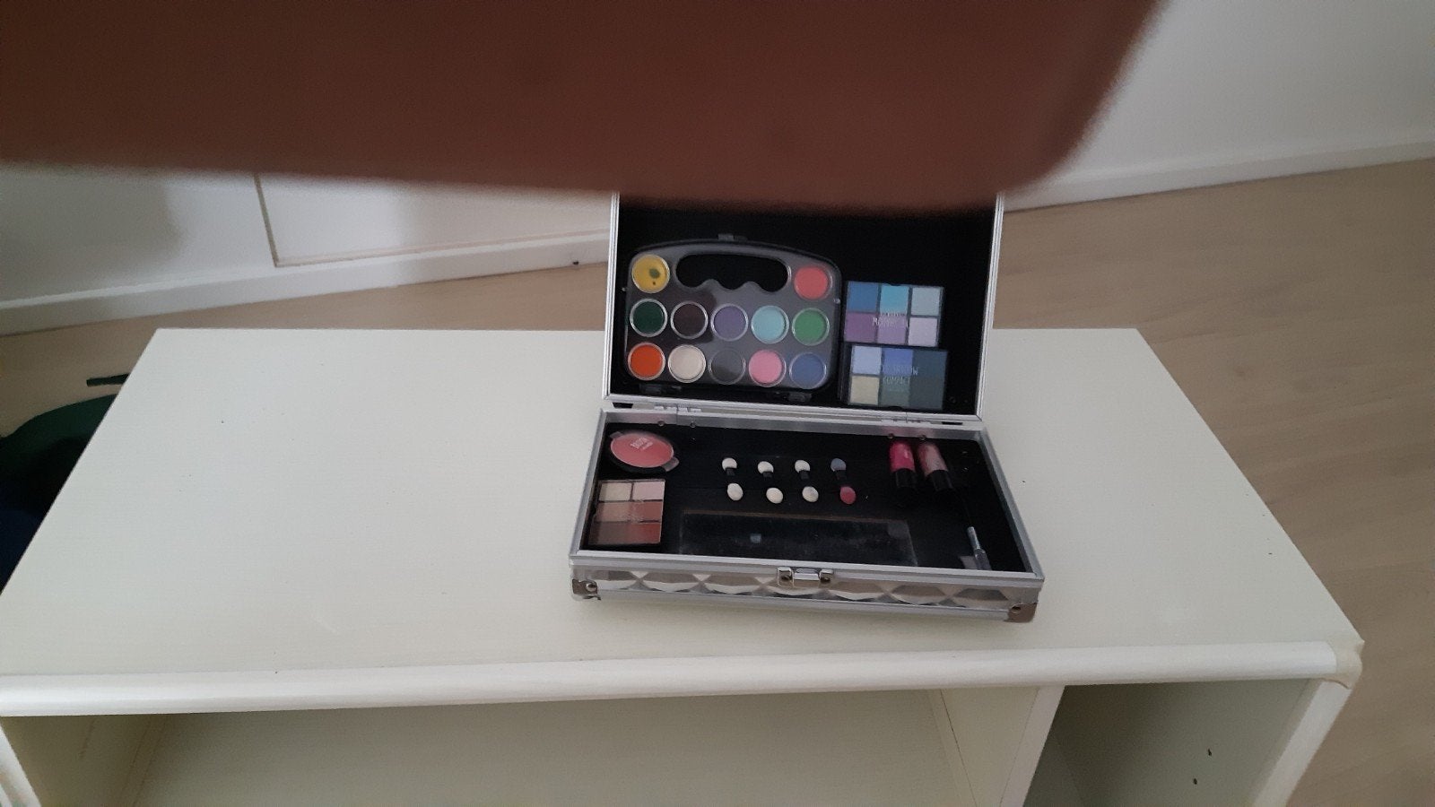 make up doos., Ophalen