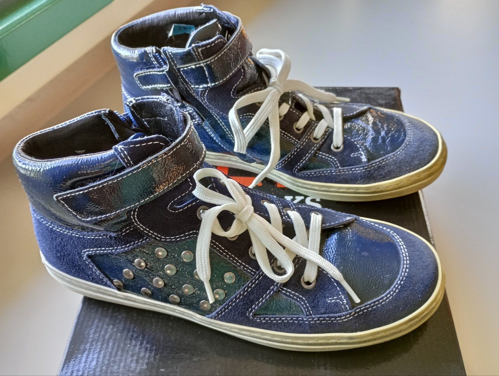 Nieuwe half hoge donker blauwe schoenen met.38, Kleding | Dames, Ophalen of Verzenden, Nieuw, Blauw