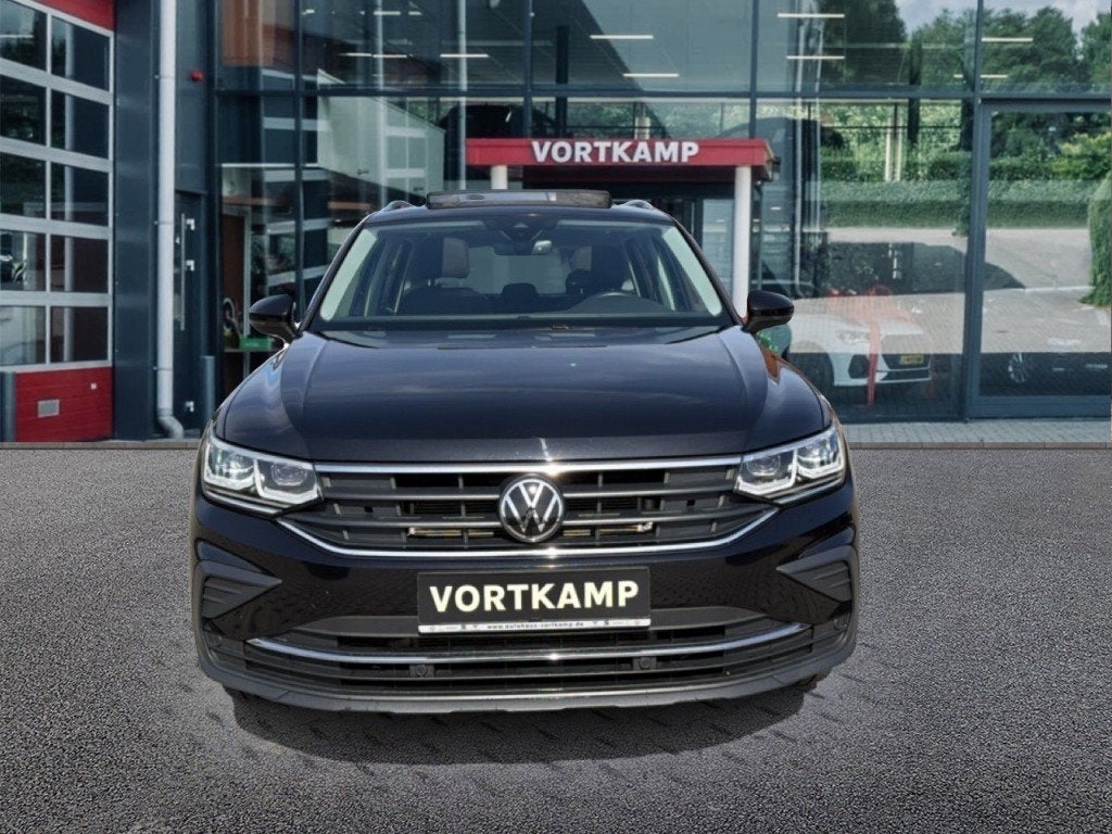 Volkswagen Tiguan 2.0 TDI DSG 4-MOTION LIFE TREKHAAK/PANO-DA, Automaat, Gebruikt, Euro 6, Zwart