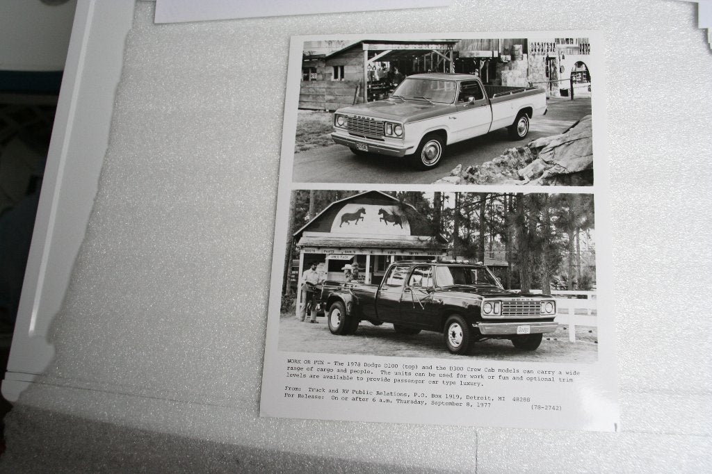 Persfoto Dodge D100 + D300 (4) (1977), Ophalen of Verzenden, Nieuw, Overige merken