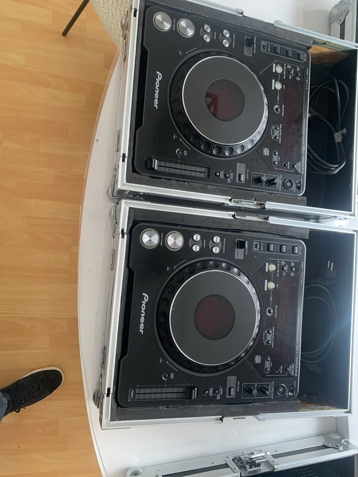 Pioneer CDJ-1000MK2 DJ-set (2 stuks) met flightcases, Muziek en Instrumenten, Dj-sets en Draaitafels, Ophalen, Gebruikt, Dj-set