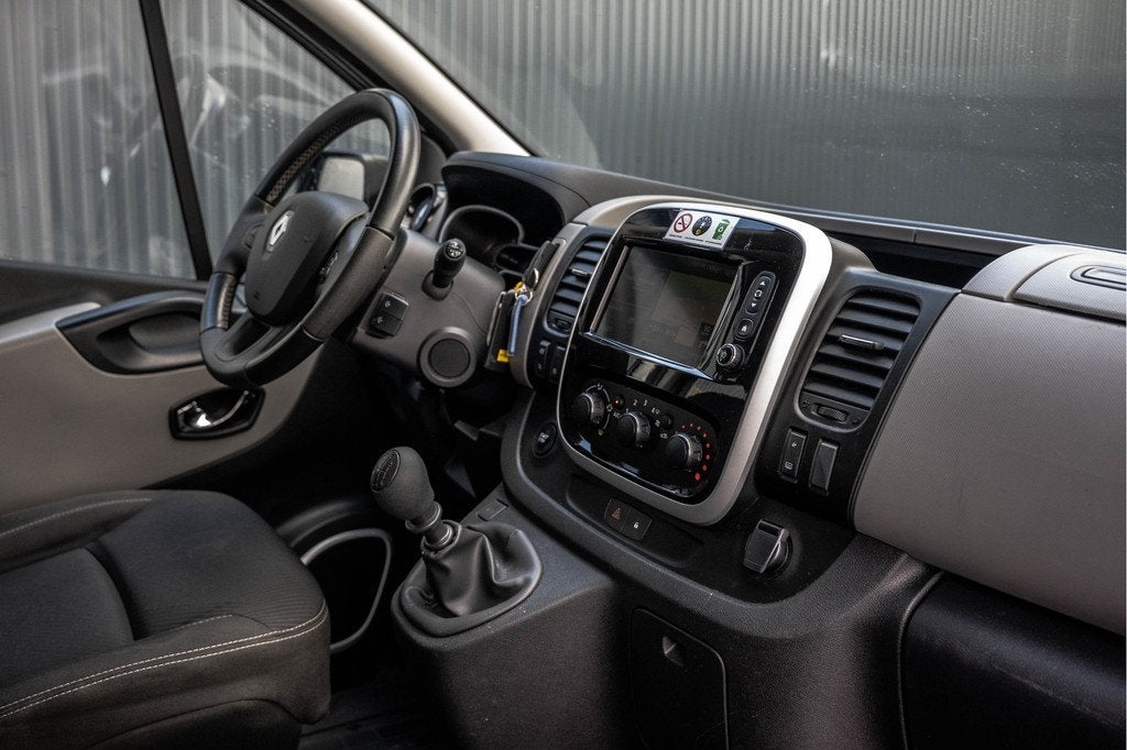 Renault Trafic Passenger *dCi 9-Pers L2H1 | Incl. BPM, BTW v, Auto's, Renault, Voorwielaandrijving, Stof, Gebruikt, 2000 kg