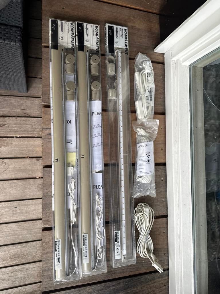 IKEA KOMPLEMENT LED-strips met kabels voor kasten, Huis en Inrichting, Lampen | Overige, Zo goed als nieuw, Ophalen of Verzenden