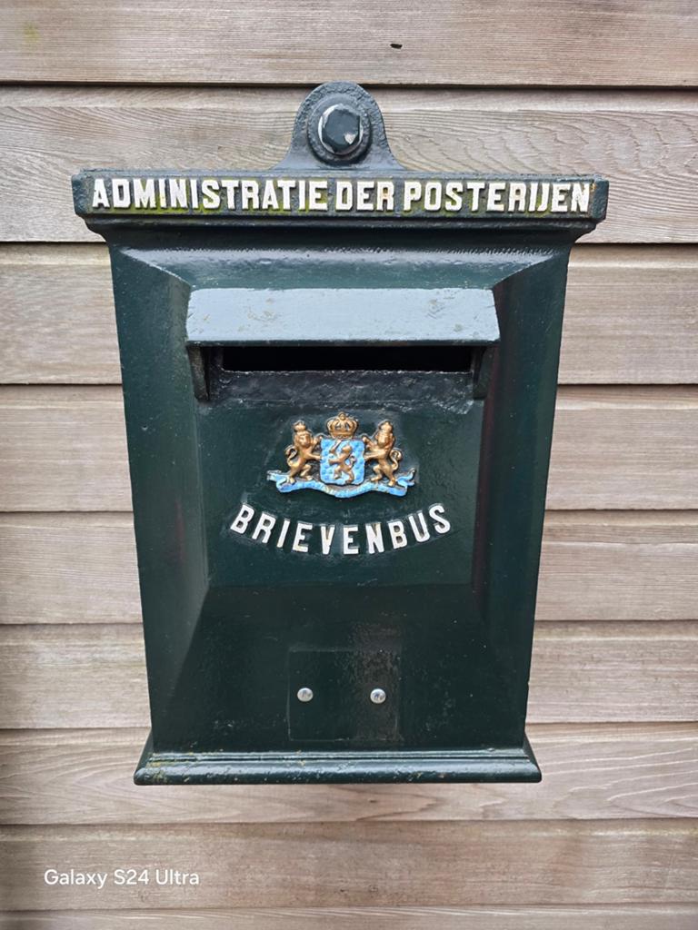 Schitterende 1872 ptt posterijen brievenbus, Ophalen