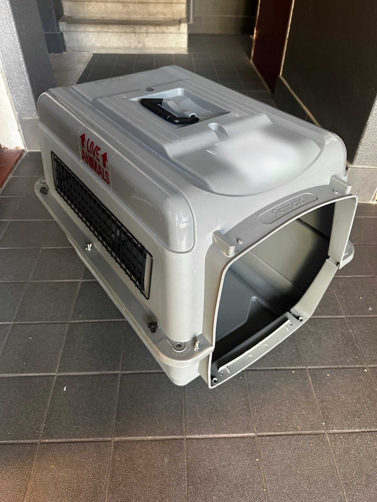 Petmate Sky Kennel 25–30 lbs. Let op deurtje ontbreekt!, Dieren en Toebehoren, Ophalen