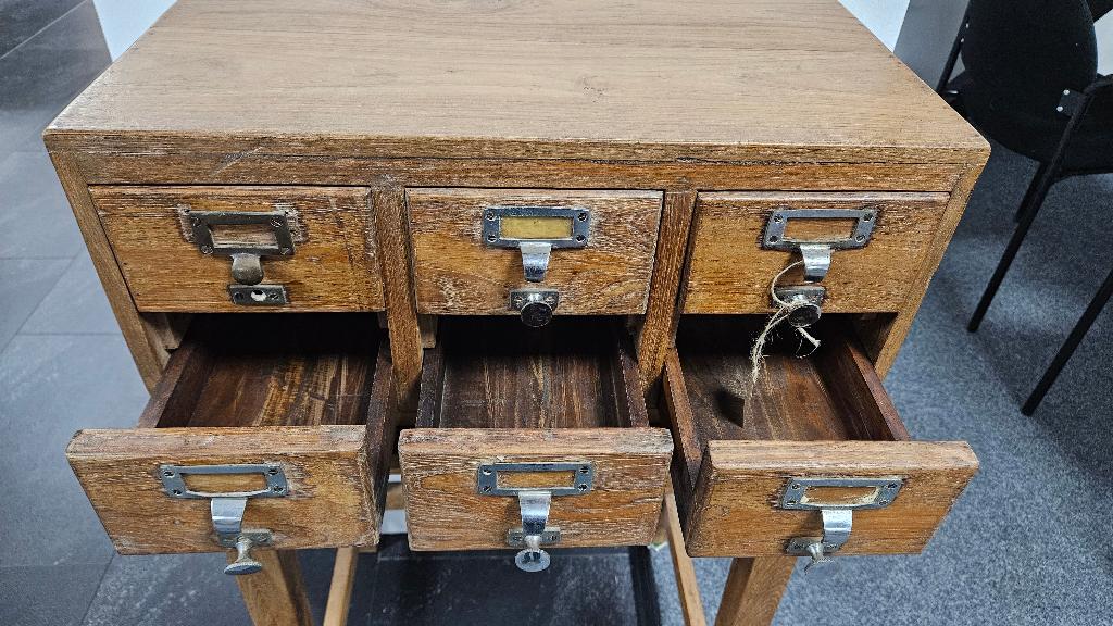 Nieuwe unieke apothekerskast, Ophalen, Nieuw, 25 tot 50 cm, Bruin