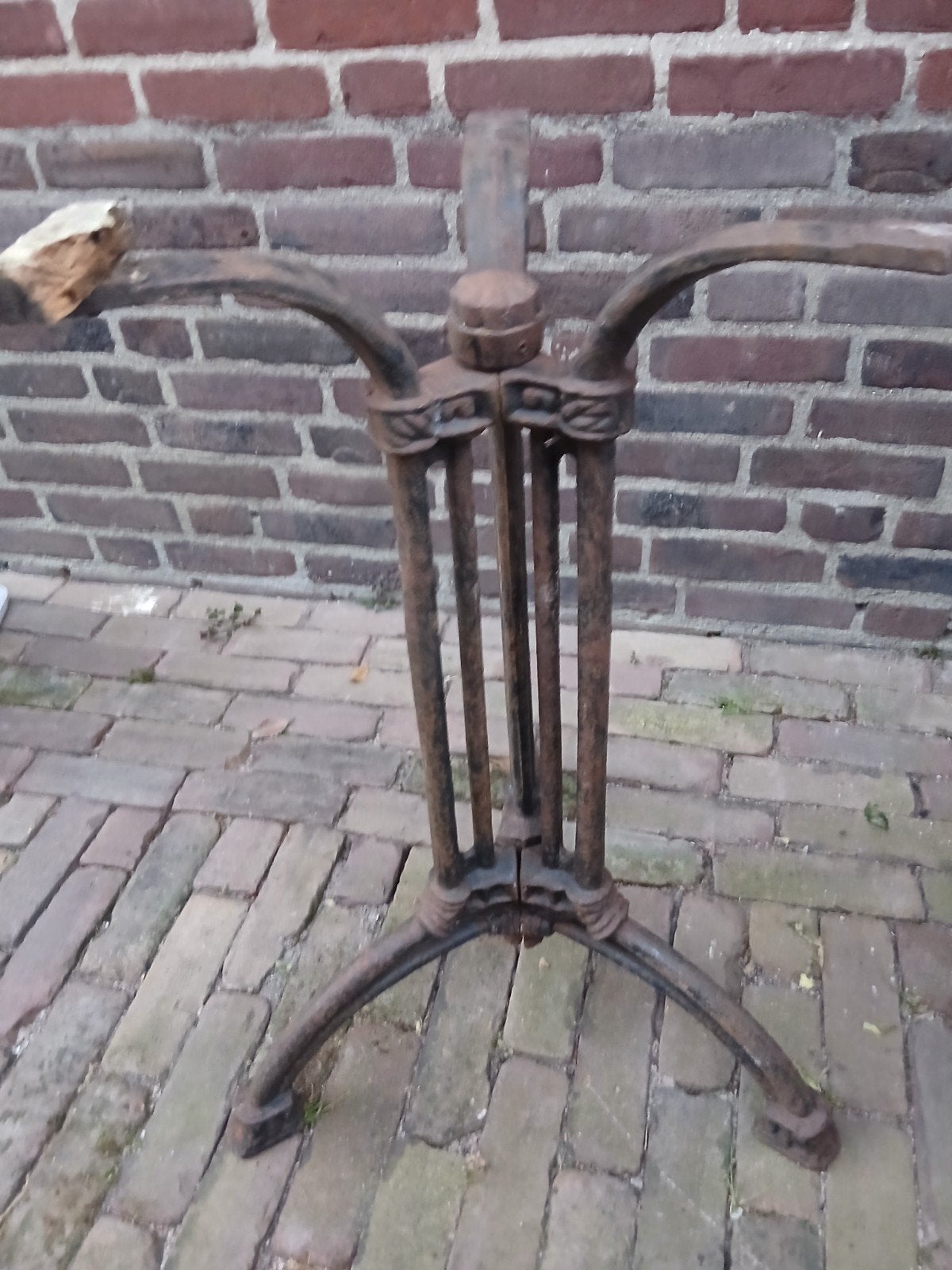 Onderstel tafeltje., Ophalen