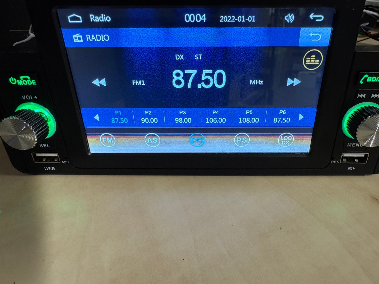 Auto Radio met Touchscreen en Bluetooth, Auto diversen, Autoradio's, Ophalen of Verzenden, Zo goed als nieuw