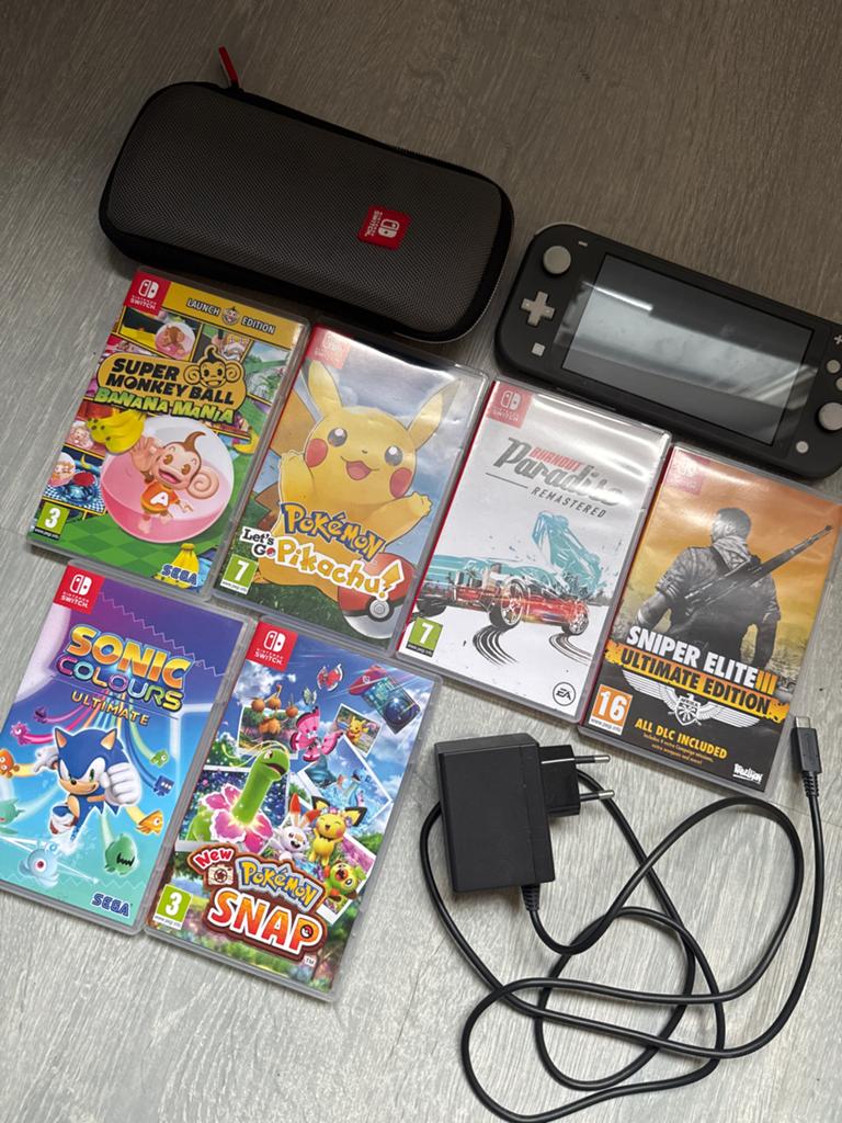 Nintendo Switch Lite met 6 games, oplader en hoes, Ophalen, Grijs, Gebruikt, Met beschermhoes of tas