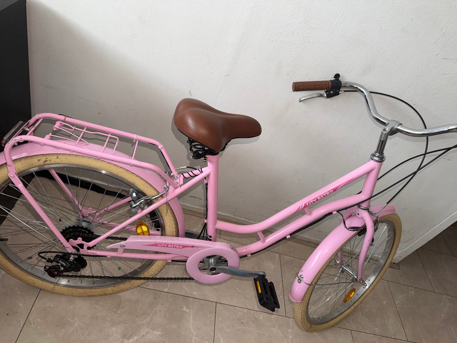 Roze 26 inch fiets in goede staat, Velgrem, Ophalen, 26 inch of meer, Handrem