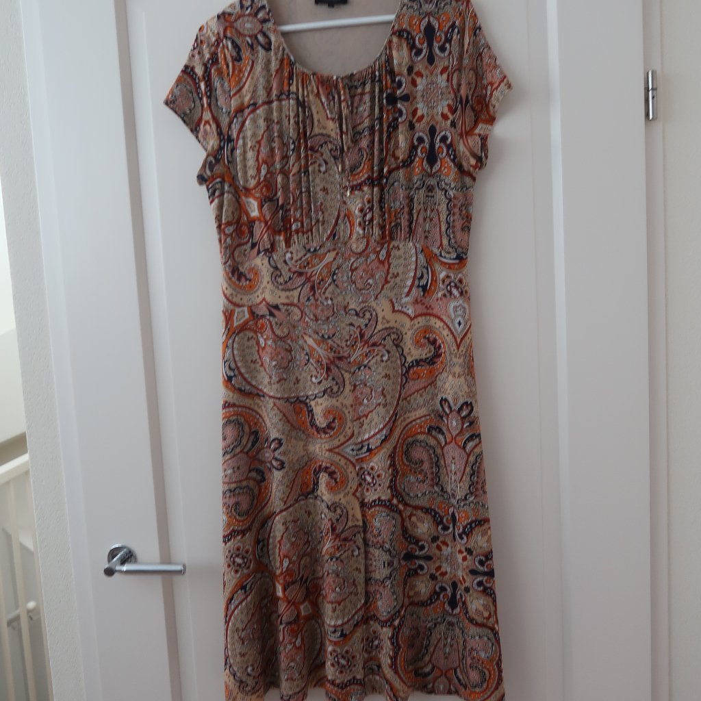Jurk Claudia Strater met paisly print maat 42, Kleding | Dames, Beige, Maat 42/44 (L), Ophalen of Verzenden, Claudia Sträter