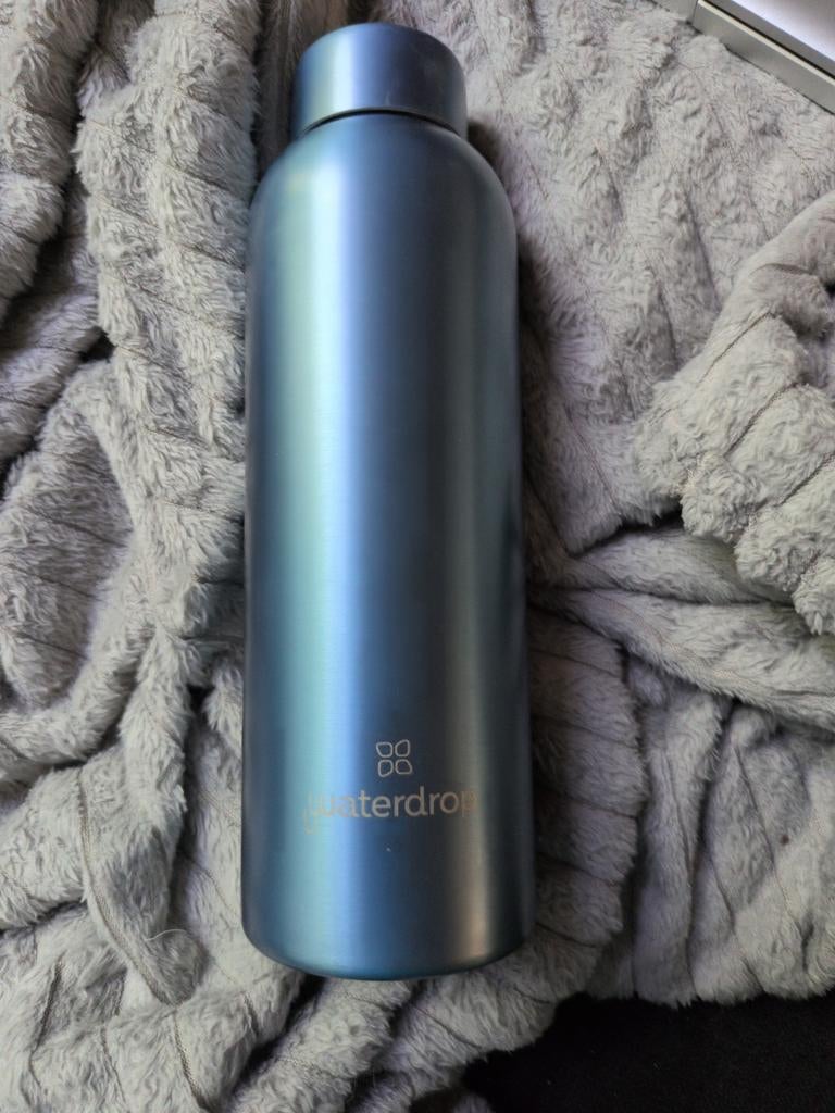 Waterdrop drinkfles blauw - Zo goed als nieuw 600ml, Sport en Fitness, Bidons, Ophalen of Verzenden, Zo goed als nieuw