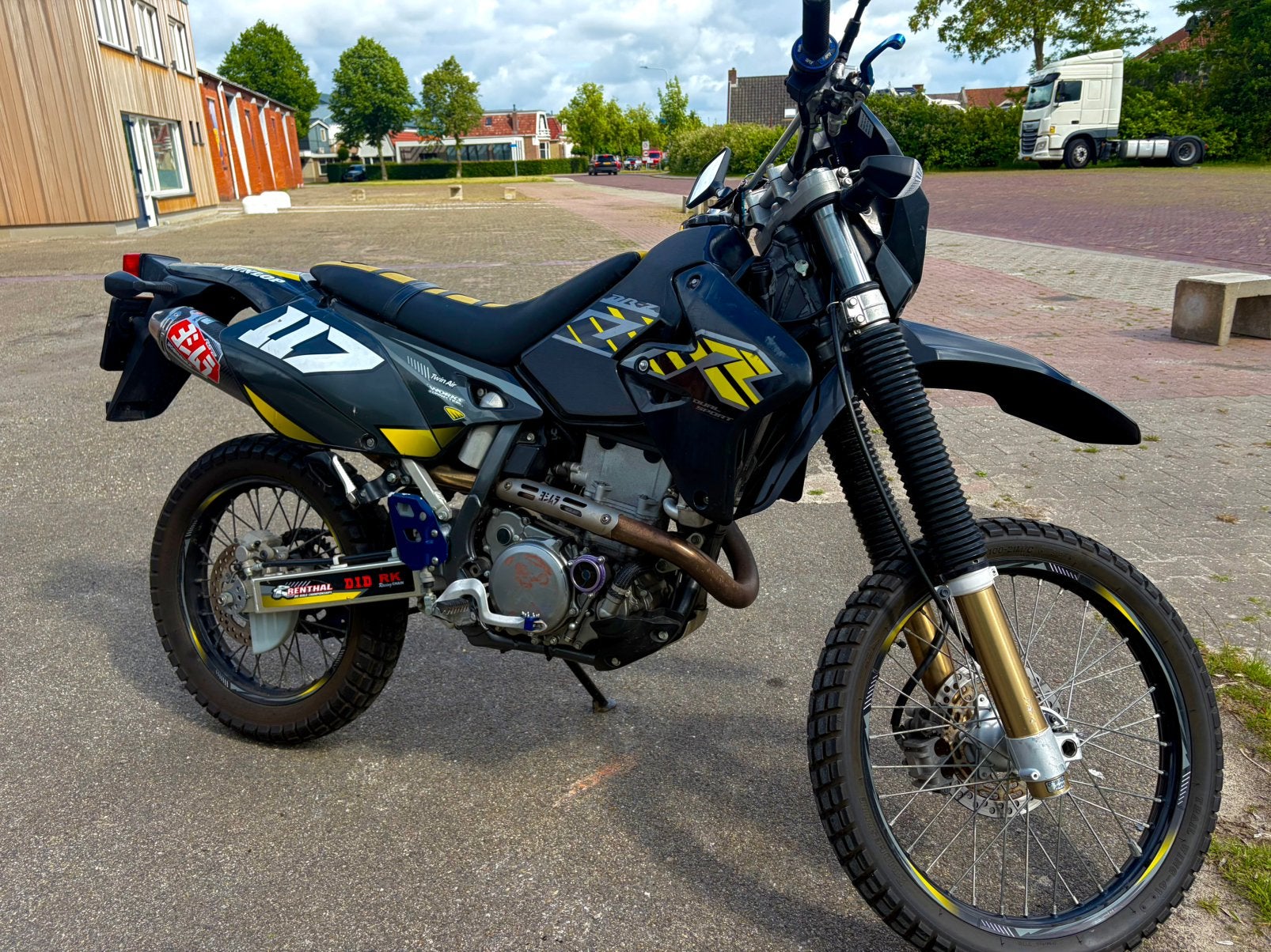 Suzuki drz 400. (bj 2023), Motoren, Motoren | Suzuki, 400 cc, Sportuitlaat, Nieuw, Bedrijf