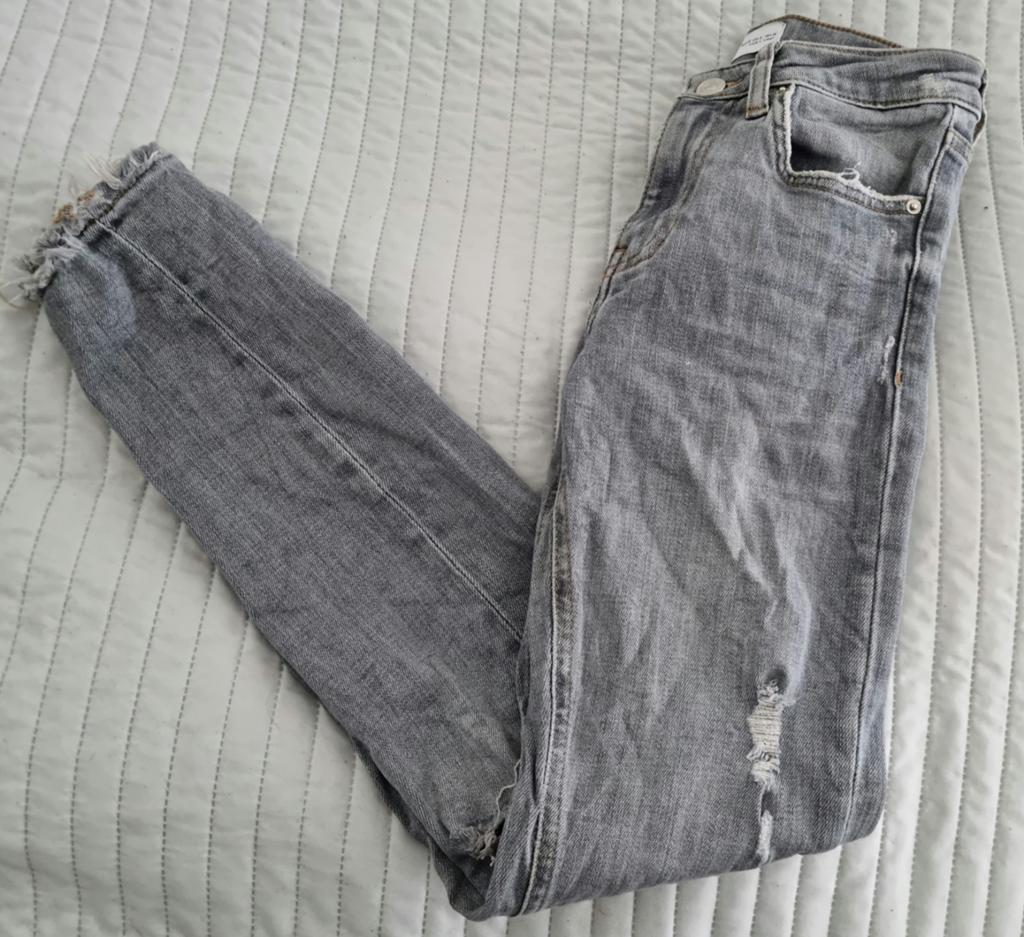 Zara spijkerbroek maat 34 grijs jegging slierten broeken, Verzenden, Zara, Zo goed als nieuw, W27 (confectie 34) of kleiner