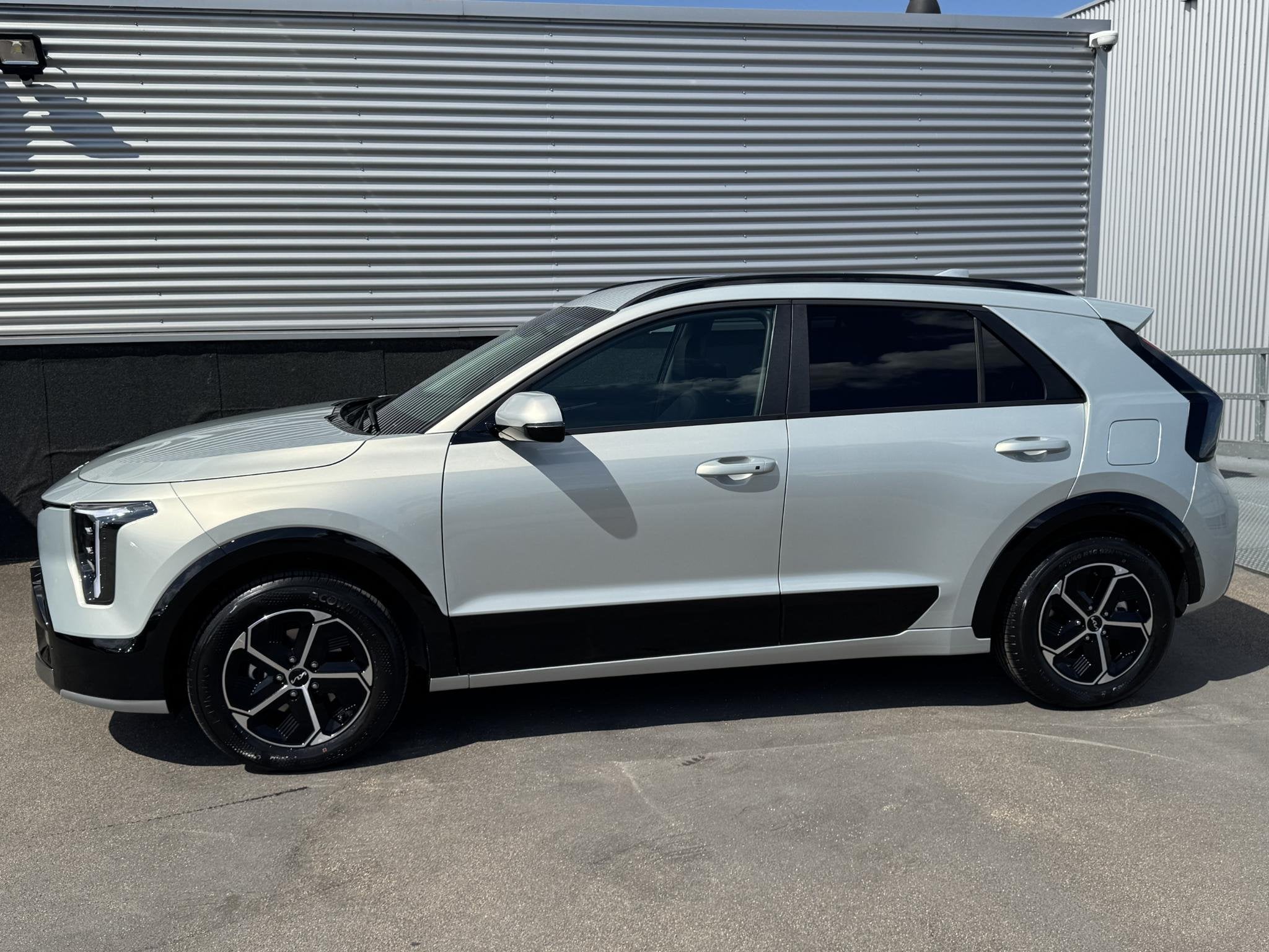 Foto 2 van Kia Niro 1.6 GDi Hybrid DynamicLine FACELIFT ACTIE! Nieuw ui