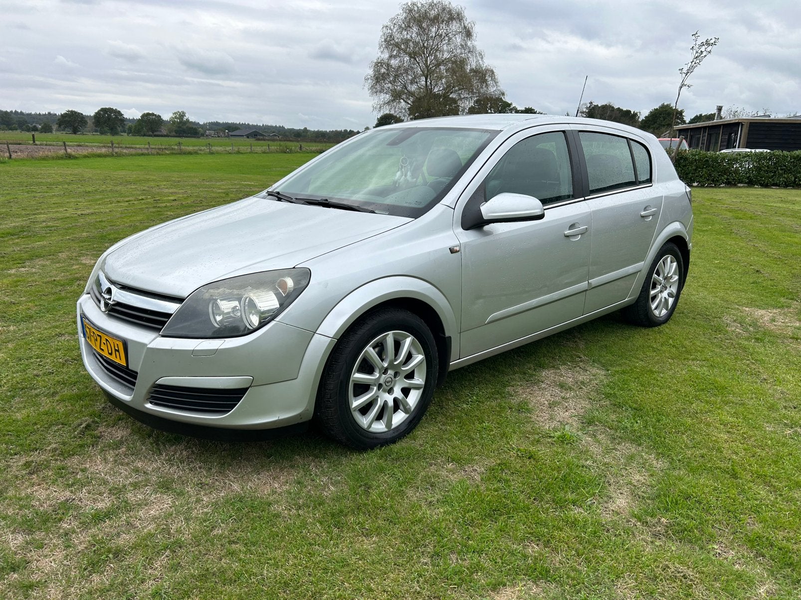 Opel Astra 1.6 16V 77KW 5D AUTOMAAT 2005 Grijs, Auto's, Voorwielaandrijving, 15 km/l, Zwart, 4 cilinders