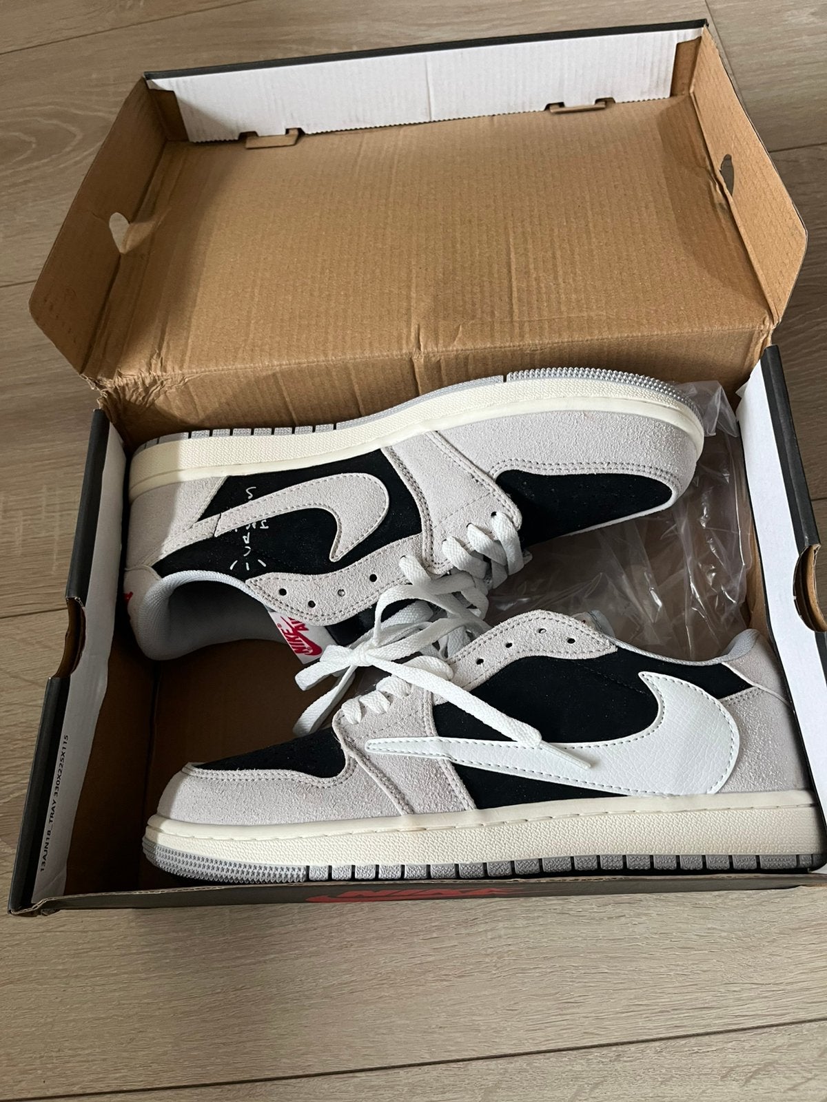 Travis scott Grey Nieuw Maat 44, Wit, Ophalen of Verzenden, Sneakers of Gympen, Zo goed als nieuw