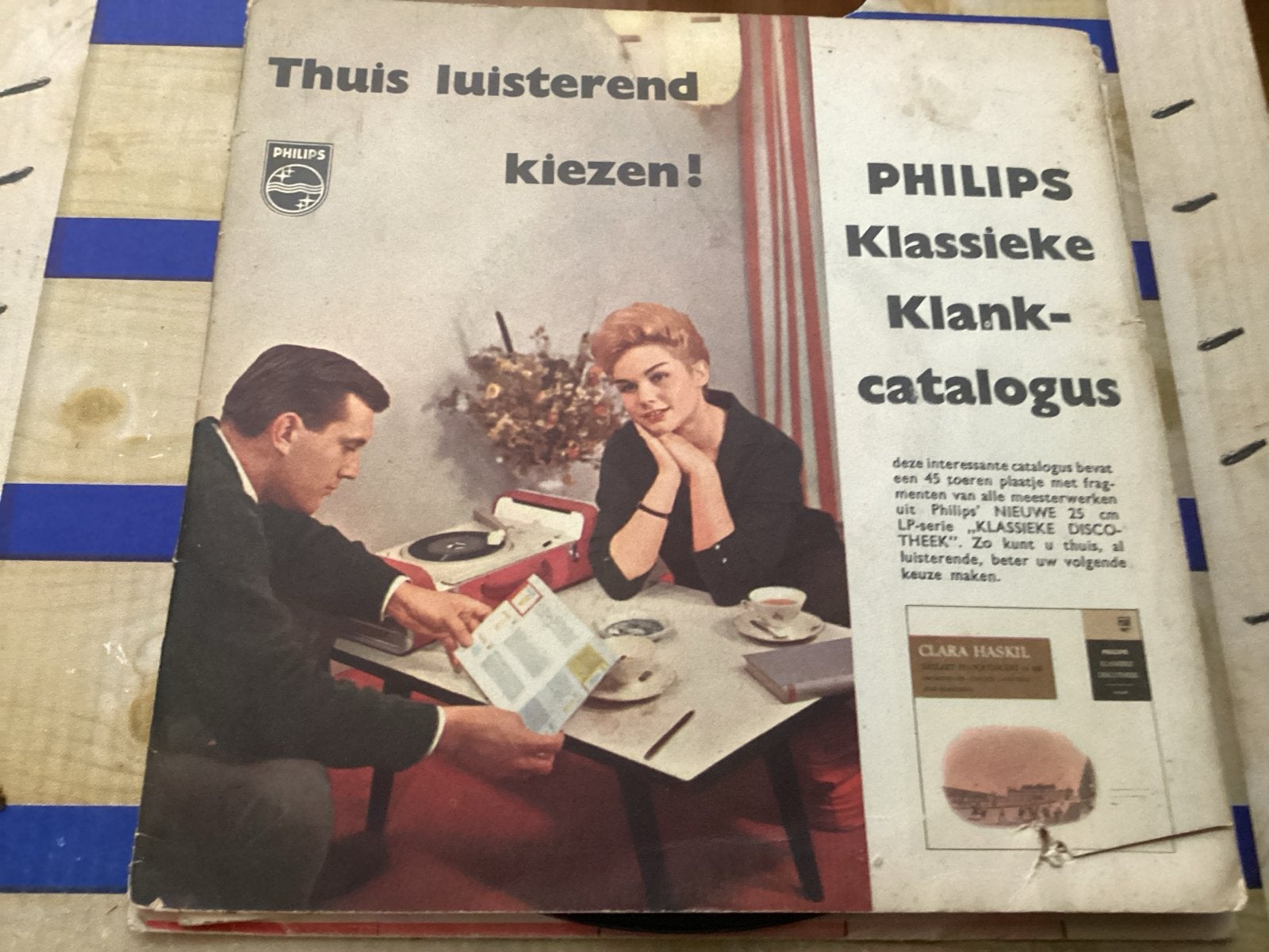 Philips Klassieke Klank-catalogus met 45 toeren plaatje, Ophalen of Verzenden, Gelezen, Catalogus