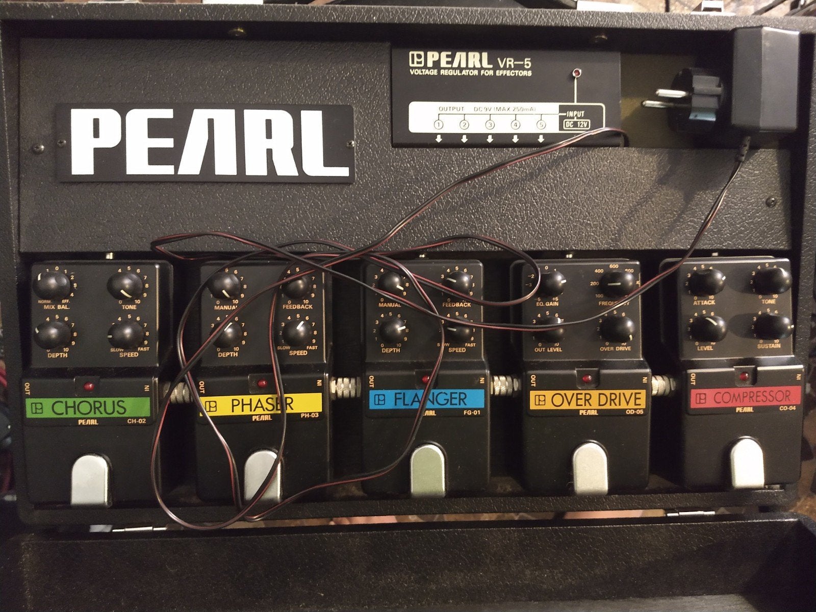 complete Pearl effectbak, Muziek en Instrumenten, Ophalen, Zo goed als nieuw, Distortion, Overdrive of Fuzz