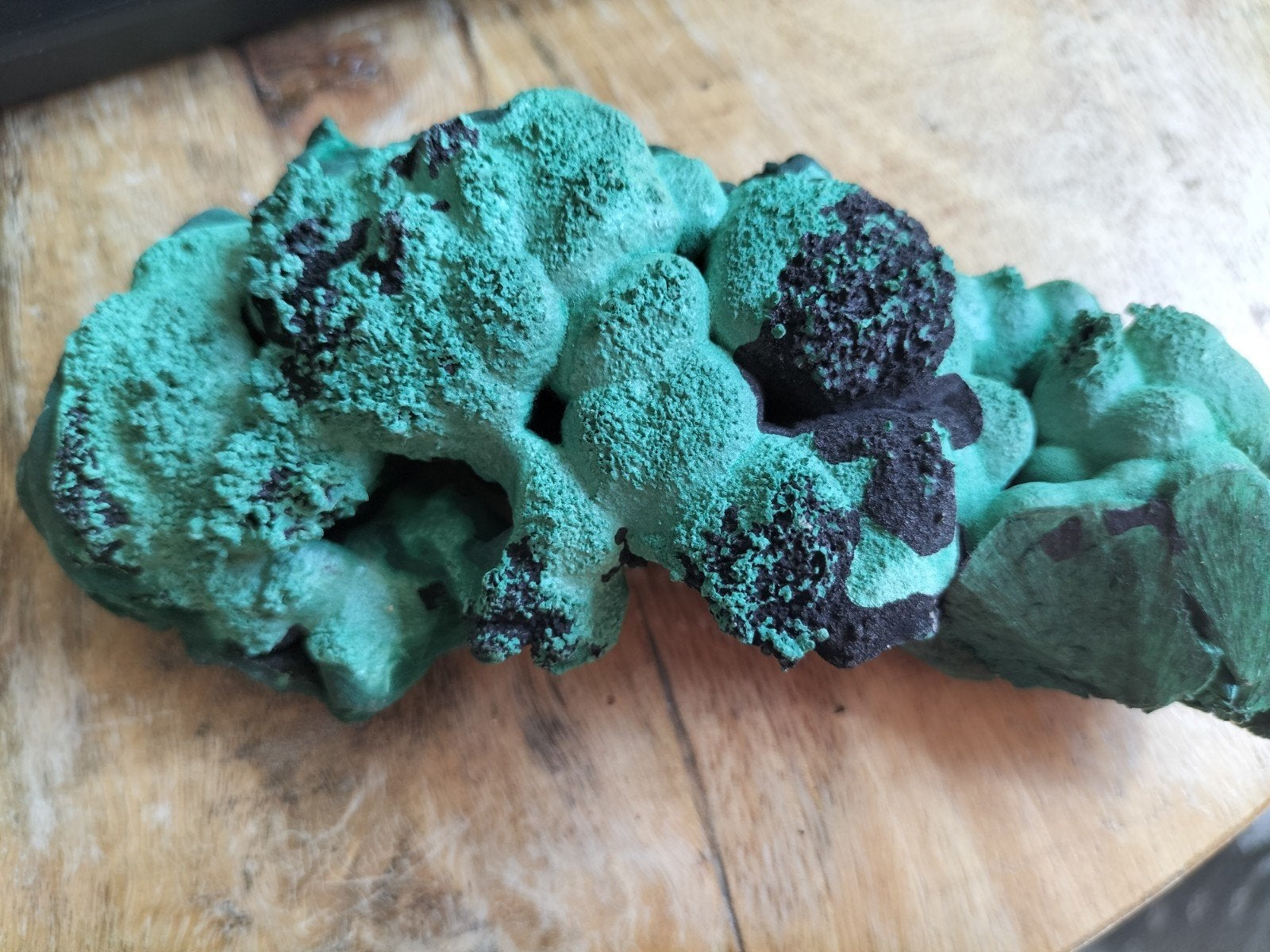 Prachtige Melagiet (Malachiet) - 0,5 kg, 14 cm lang, Ophalen of Verzenden, Mineraal