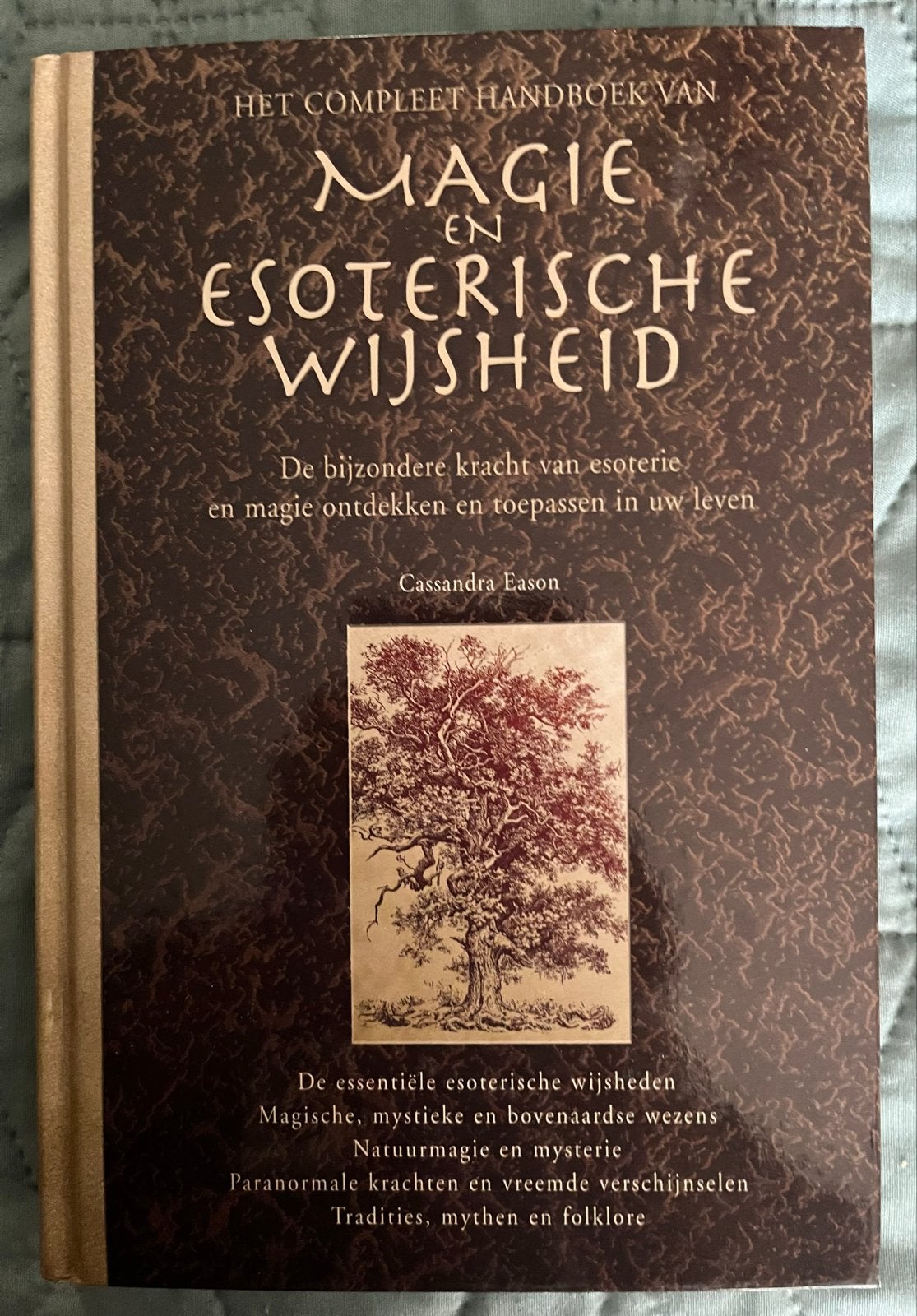 Het Compleet Handboek van Magie en Esoterische Wijsheid, Ophalen of Verzenden, Zo goed als nieuw, Spiritualiteit algemeen, Achtergrond en Informatie