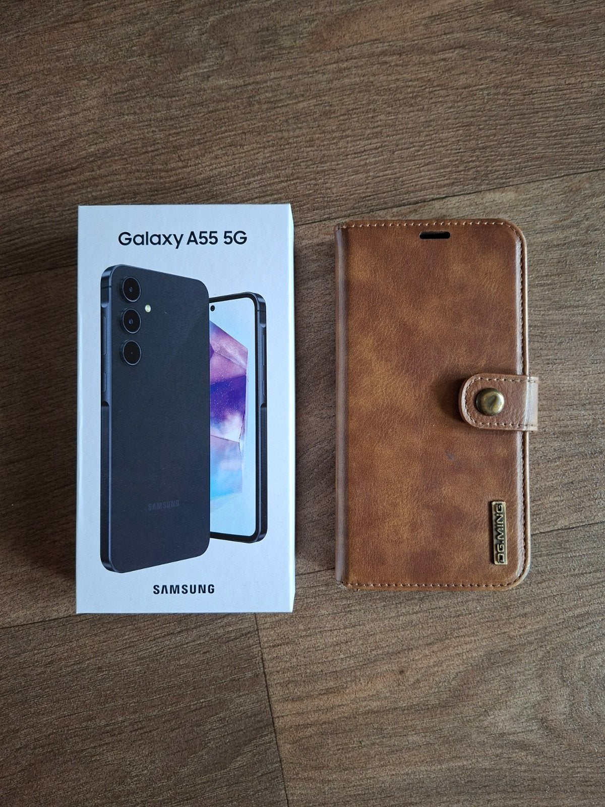 Foto 3 van Samsung Galaxy A55 5G 256GB Zo goed als nieuw + hoesje