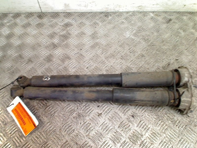 Schokbrekerset Achter Mercedes-Benz C (W204) 2008, Gebruikt, Mercedes-Benz AG, Mercedes-Benz, Mercedesstraße 120, Stuttgart 70372, , Duitsland