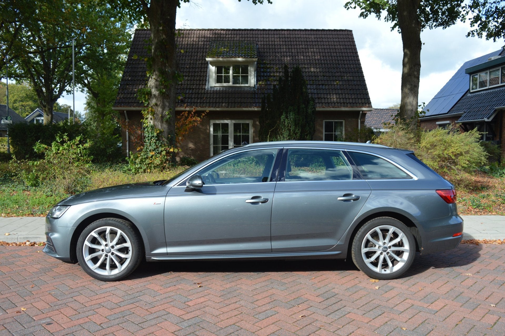 Audi A4 AVANT 2.0 TFSI ultra Sport S Line Panorama/virtual, Auto's, Dealer onderhouden, Gebruikt, 1984 cc, 1435 kg