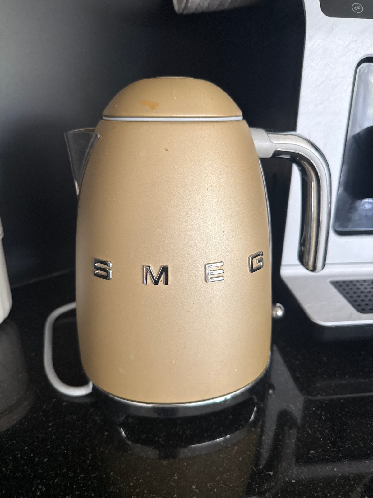 Smeg waterkoker - 2 jaar gebruikt, met gebruikssporen, Ophalen, Gebruikt
