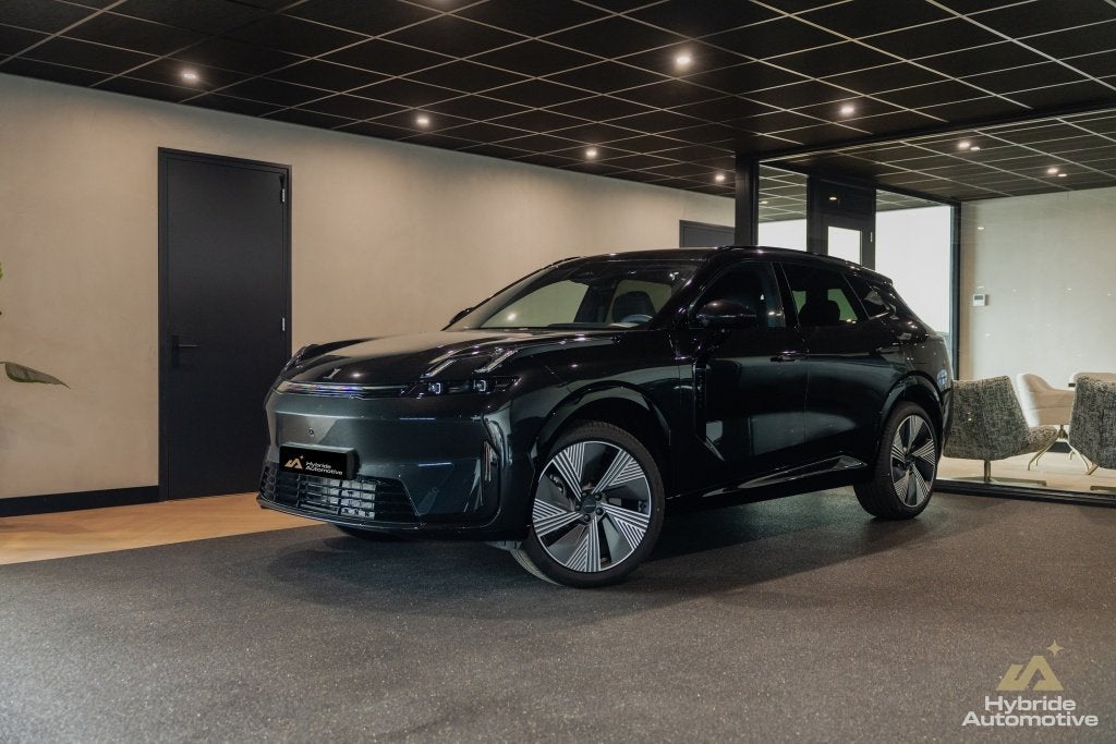 Lynk & Co 08 1.5 More | Massage | H&K | Pano | 360 Cam |, 12 maanden, 0 cilinders, Gebruikt, Zwart