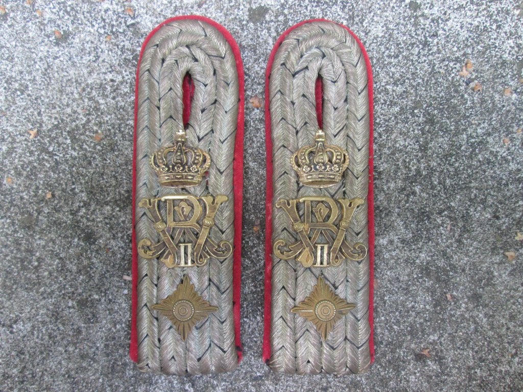 epauletten konings infanterie regiment Nr.145 Hauptmann, TOP, Ophalen of Verzenden, Landmacht, Nederland, Embleem of Badge