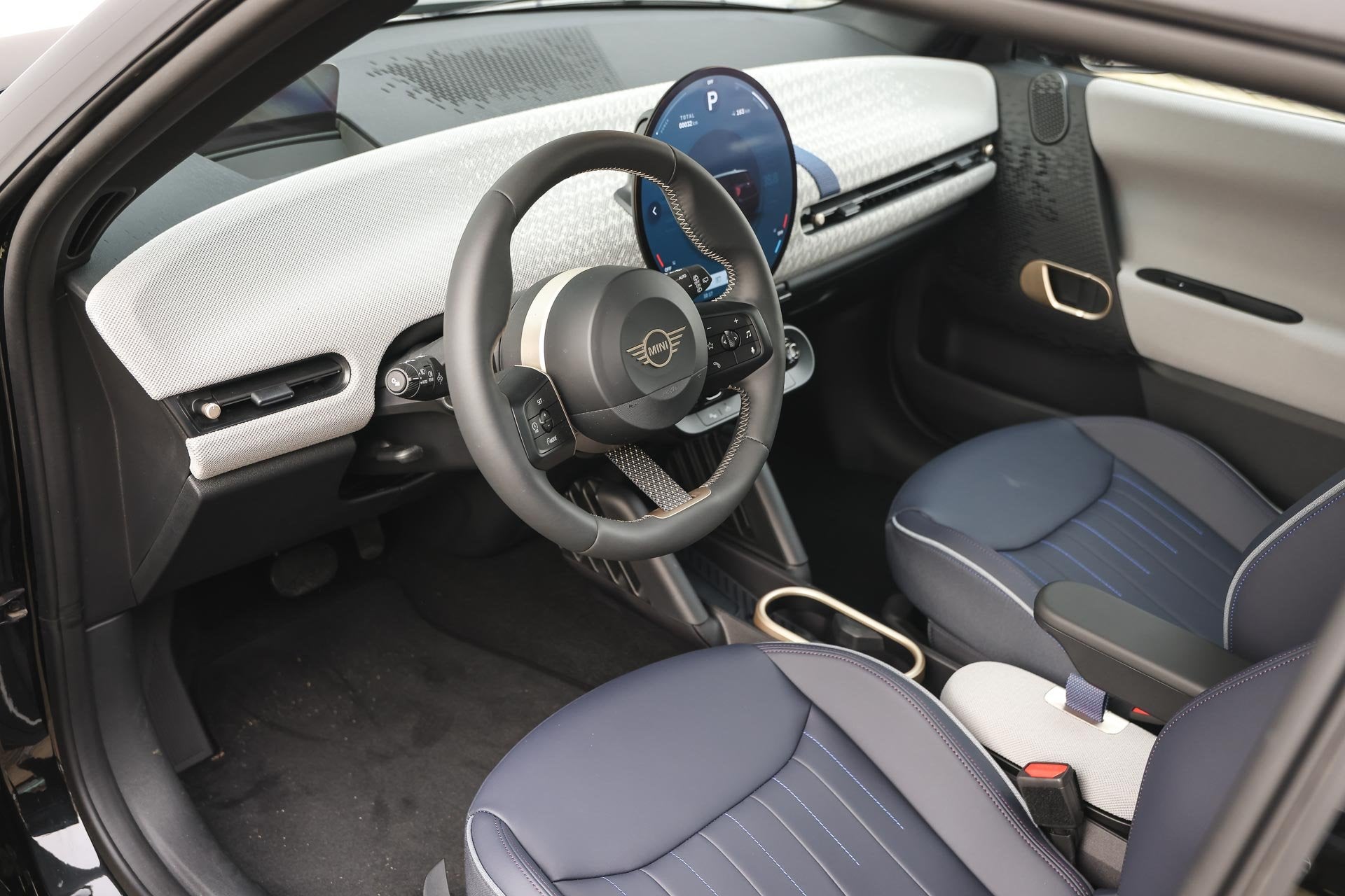 MINI Hatchback Cooper SE / Favoured Trim / Pakket M / 18 inc, Huisgarantie, Met garantie (alle), 4 stoelen, Leder