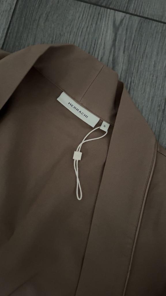 Merrachi kimono met prijskaart, Kleding | Dames, Gelegenheidskleding, Ophalen of Verzenden, Nieuw, Maat 36 (S), Overige typen