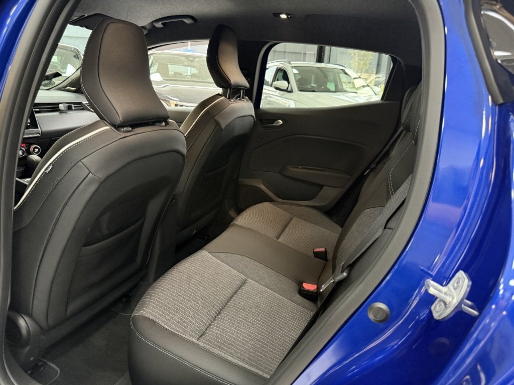 Foto 32 van Mitsubishi Colt 1.6 HEV Instyle 8 Jaar Fabriek Garantie